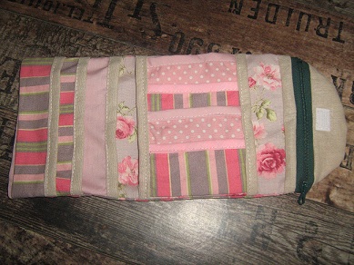 vue portefeuille ouvert roses